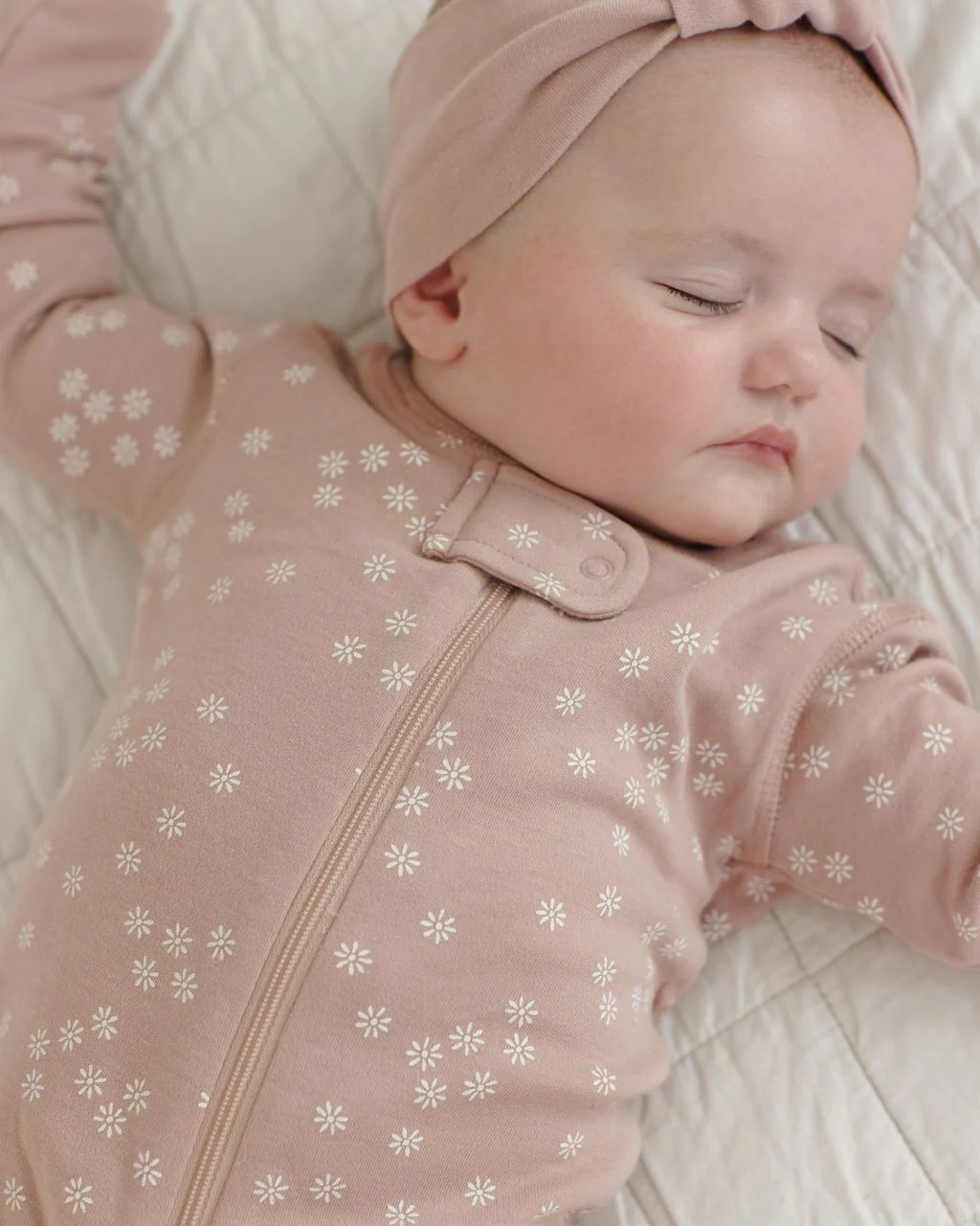 Quincy Mae Zip Longsleeve Sleeper || Mauve Daisy